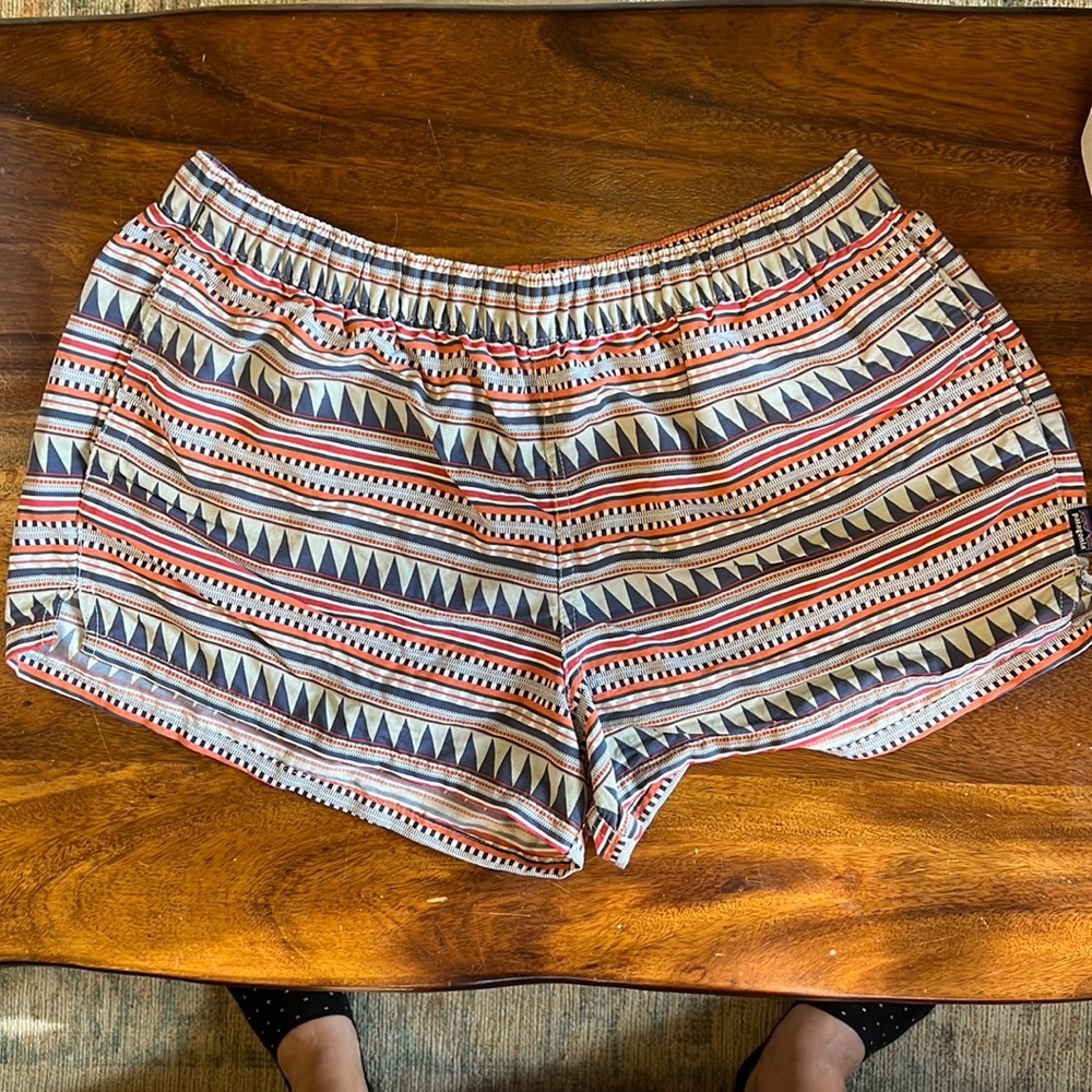 Patagonia Barely Baggies 2.5” Shorts Size Large